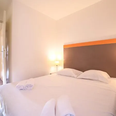 Apartment Air Conditioned With Furnished Terrace Swimming Pool & Parking *