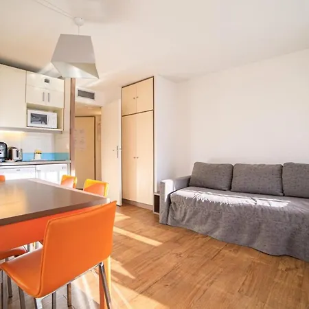 Air Conditioned With Furnished Terrace Swimming Pool & Parking Cannes
