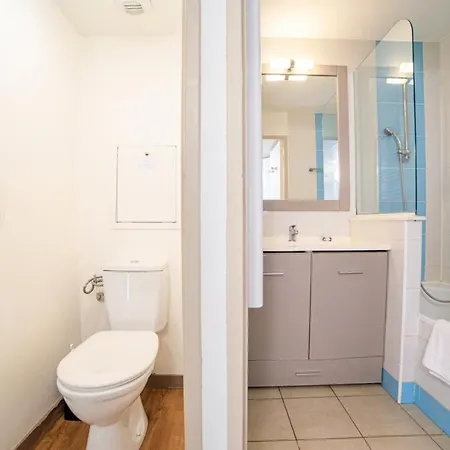 Air Conditioned With Furnished Terrace Swimming Pool & Parking